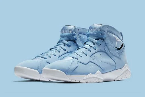 Jordan 7 Retro Pantone